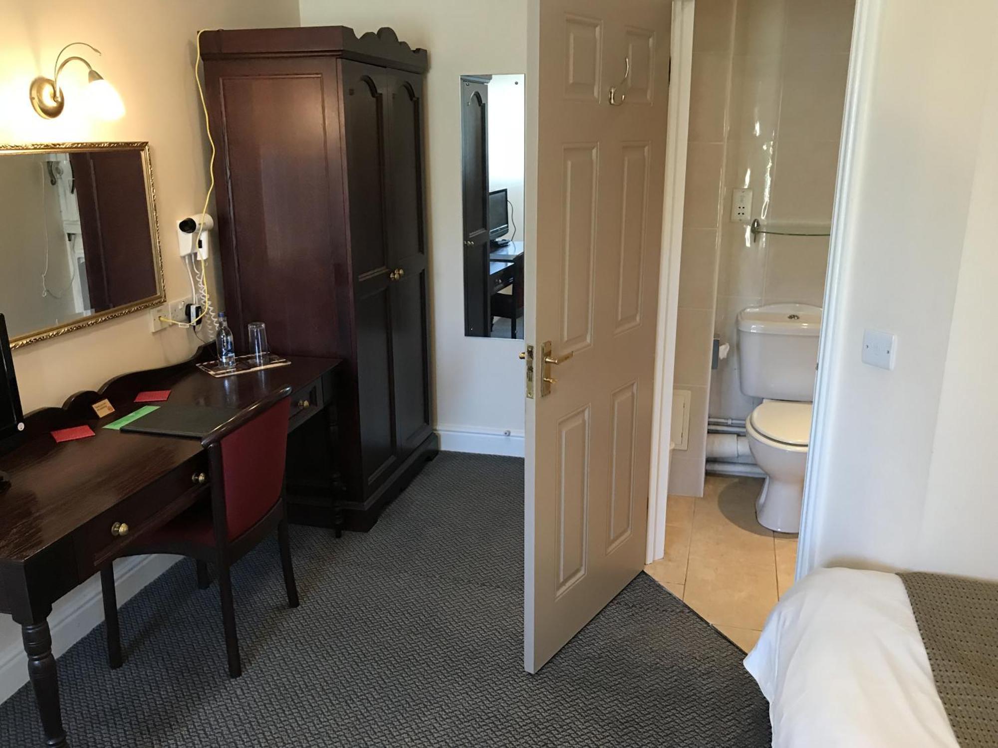 The White Horse Hotel Beyton Room photo